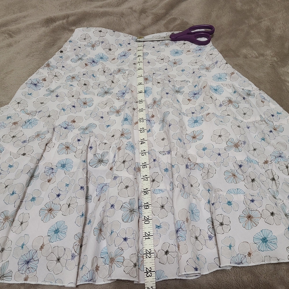Forever 21 White Floral A-Line Skirt